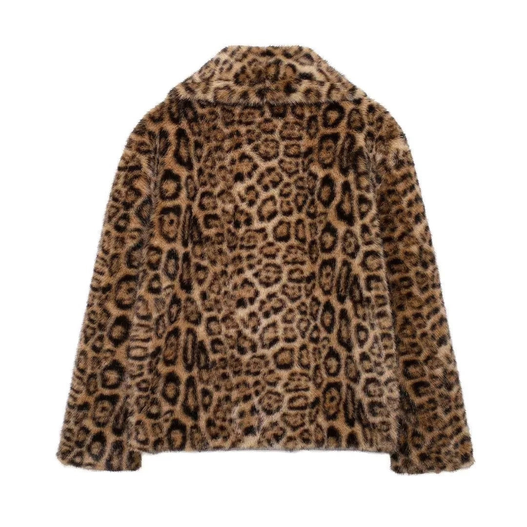 Viraler Fellmantel Leopardendesign